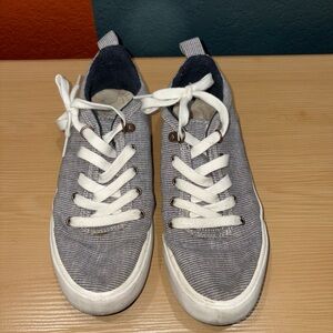 Roxy Navy and Pink Low-Top Canvas Sneakers